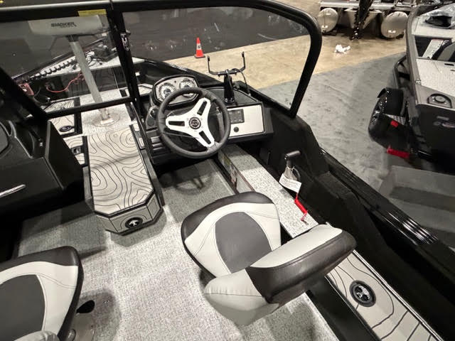 Boats  2026 SMOKERCRAFT EXCURSION 176 Photo